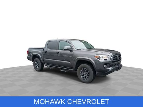 Used 2023 Toyota Tacoma SR5 w/ Technology Package AWD/4WD image 2