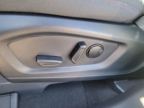 Used 2025 Ford Explorer Active image 19