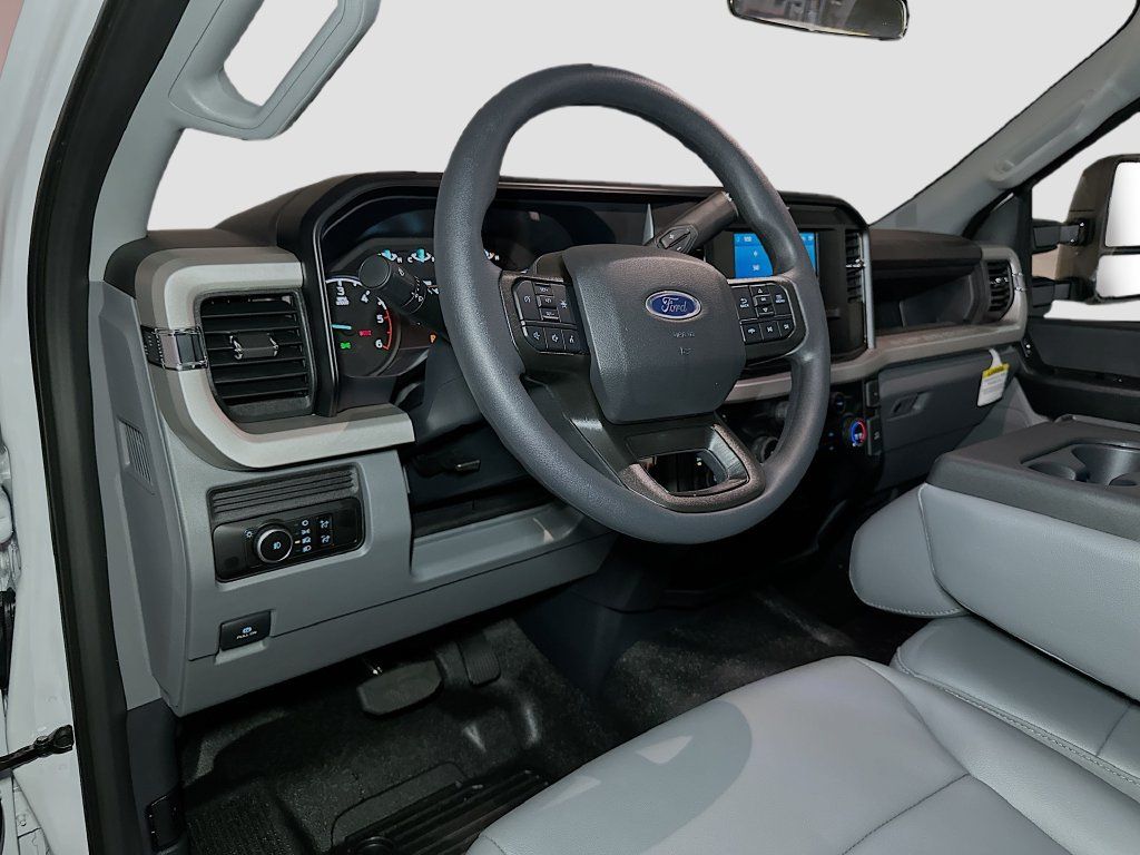 New 2026 Ford F550 4x4 Regular Cab Super Duty image 8