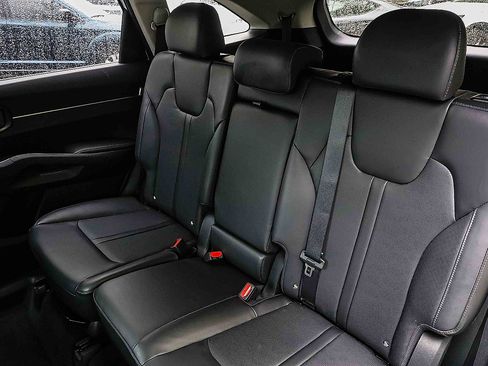 Certified 2025 Kia Sorento S FWD image 20