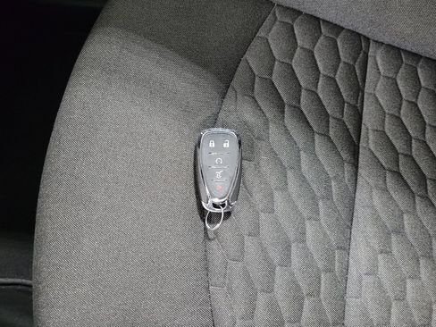 Used 2020 Chevrolet Equinox LT image 32