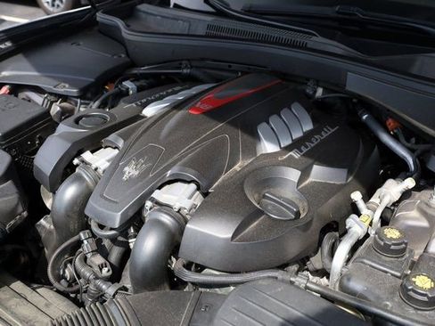 Certified 2022 Maserati Levante Modena S image 8