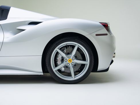 Used 2017 Ferrari 488 Spider RWD image 13