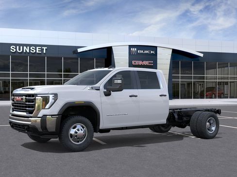 New 2026 GMC Sierra 3500 Pro RWD image 2