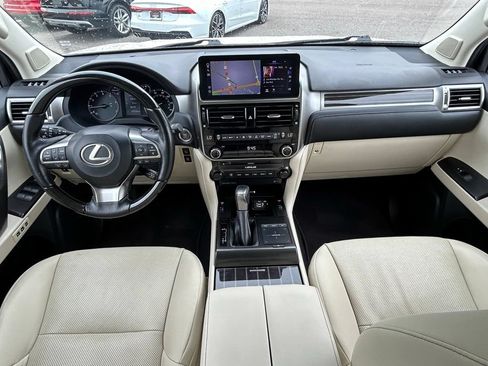 Used 2022 Lexus GX 460 Premium w/ Premium Package AWD/4WD image 10