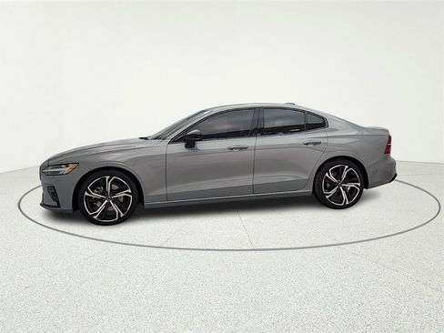 Used 2024 Volvo S60 B5 Ultimate image 4