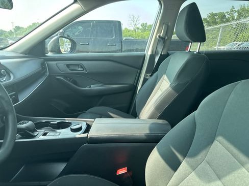 Used 2024 Nissan Rogue S AWD/4WD image 30