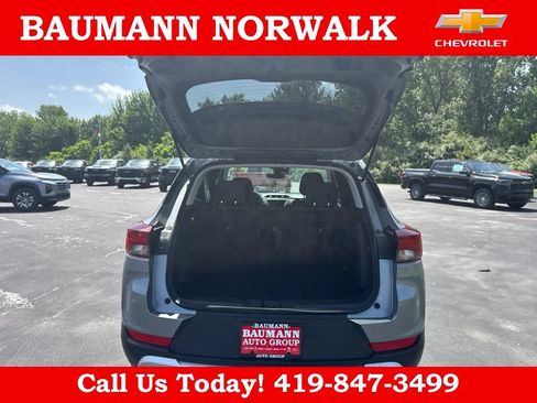 Used 2023 Chevrolet TrailBlazer LT FWD image 37