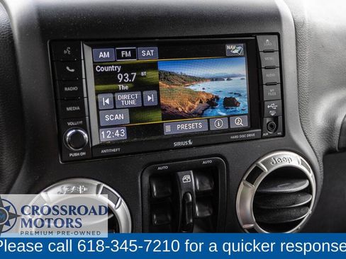Used 2016 Jeep Wrangler Unlimited Sahara w/ Connectivity Group AWD/4WD image 32