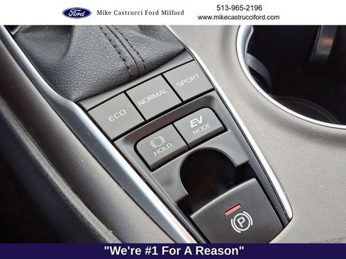 Used 2022 Toyota Camry XLE image 16