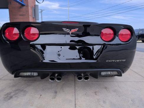 Used 2006 Chevrolet Corvette Convertible w/ Preferred Equipment Group RWD image 6