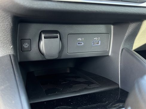 New 2025 Nissan Versa SR image 13