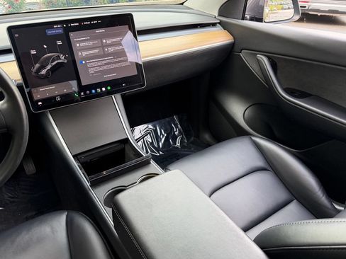 Used 2020 Tesla Model Y Long Range AWD/4WD image 42