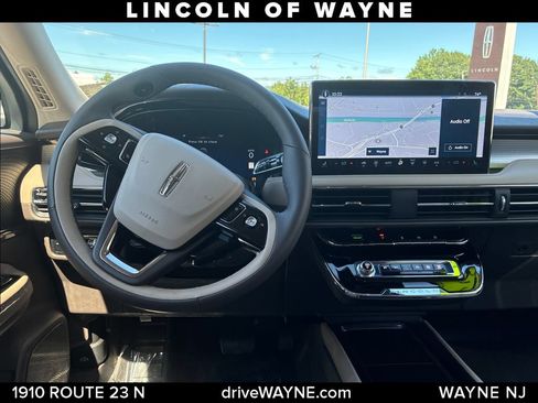 Certified 2024 Lincoln Corsair AWD image 24