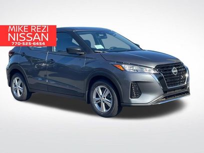 New 2025 Nissan Kicks Play S