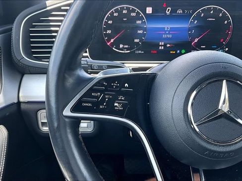 Used 2025 Mercedes-Benz GLS 450 4MATIC image 9