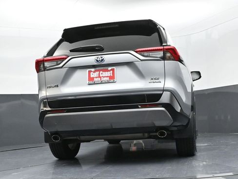 Certified 2021 Toyota RAV4 XSE w/ Carpet Mat Package (TMS) image 37