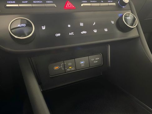 Certified 2025 Hyundai Sonata SEL AWD/4WD image 18