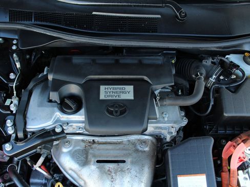 Used 2015 Toyota Camry XLE w/ Moonroof Package FWD image 36