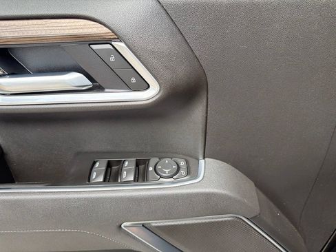 Used 2025 Chevrolet Silverado 1500 LT AWD/4WD image 33
