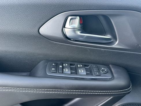 New 2026 Chrysler Voyager LX image 10