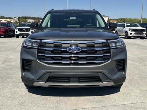 New 2026 Ford Explorer Active RWD image 2