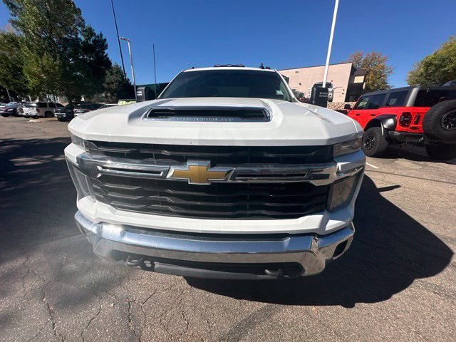 Used 2024 Chevrolet Silverado 3500 LT AWD/4WD image 3