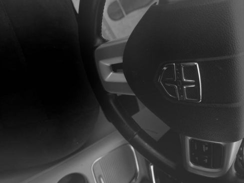 Used 2013 Dodge Grand Caravan SXT w/ Rear Park Assist Pkg image 11