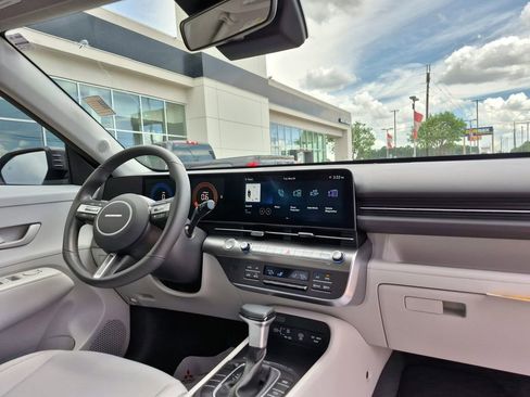 Used 2025 Hyundai Kona SEL FWD image 23