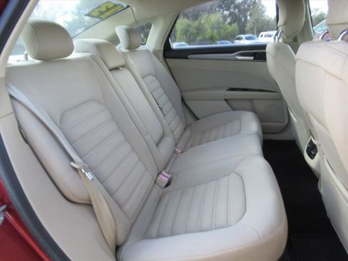 Used 2013 Ford Fusion SE image 27