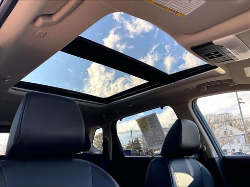 Used 2023 Nissan Rogue SV w/ SV Premium B Package image 22