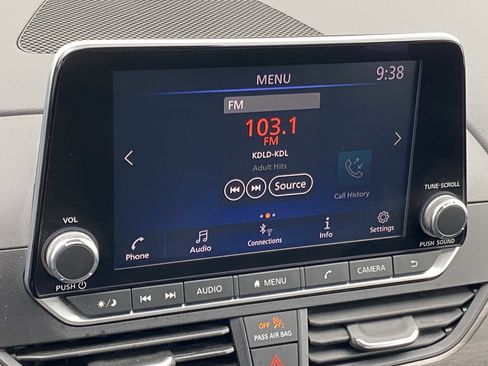 Used 2024 Nissan Altima 2.5 SV image 19