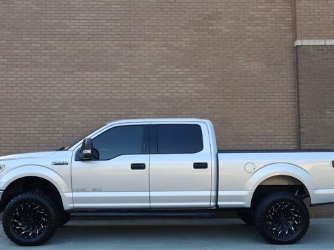 Used 2018 Ford F150 XLT w/ Trailer Tow Package AWD/4WD image 3