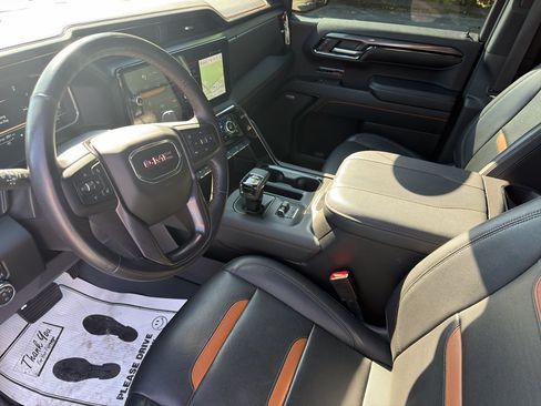 Used 2023 GMC Sierra 1500 AT4 w/ Technology Package AWD/4WD image 10