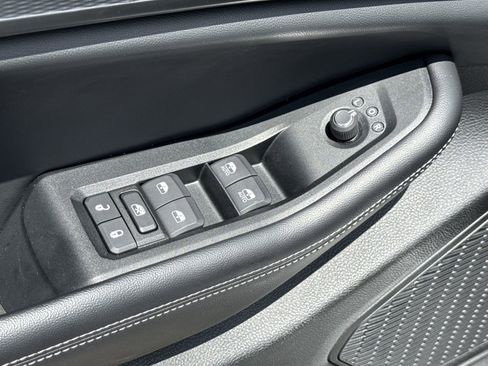 Used 2024 Jeep Grand Cherokee Laredo X w/ Luxury Tech Group I AWD/4WD image 15