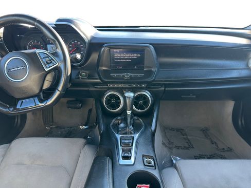 Used 2020 Chevrolet Camaro LT image 11