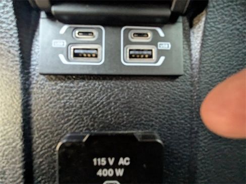 Used 2022 Jeep Gladiator Sport image 15