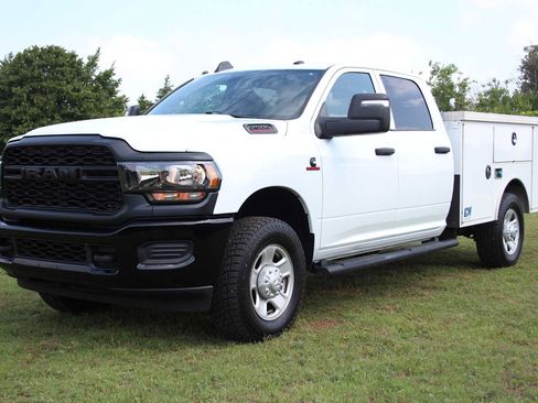 Used 2024 RAM 2500 Tradesman AWD/4WD image 3