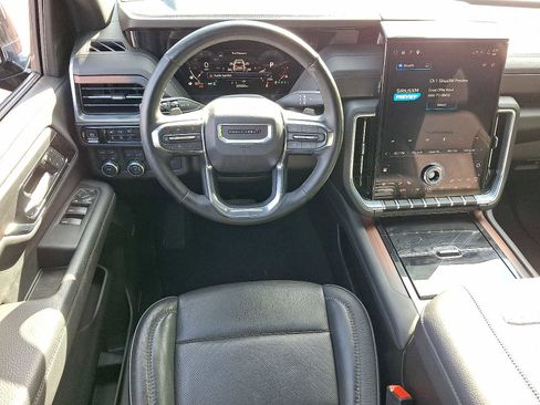 Used 2025 GMC Yukon Denali AWD/4WD image 12