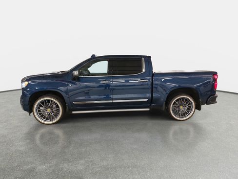Used 2022 Chevrolet Silverado 1500 High Country w/ High Country Premium Package image 8