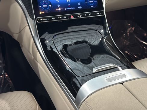 Certified 2025 Mercedes-Benz C 300 Sedan image 35