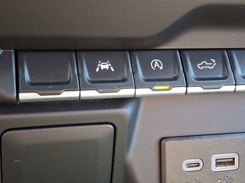 Used 2024 GMC Sierra 1500 Pro w/ Convenience Package image 25