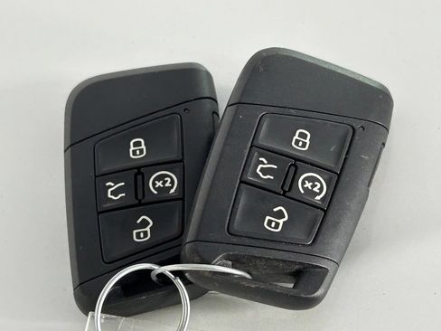 Used 2024 Volkswagen Tiguan SE R-Line AWD/4WD image 35