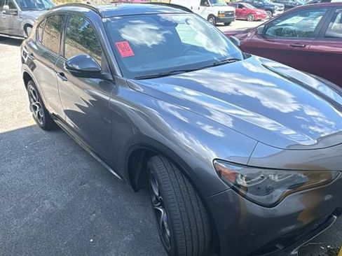 Used 2024 Alfa Romeo Stelvio Veloce AWD/4WD image 7