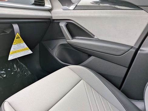 New 2026 Volkswagen Tiguan SE R-Line image 17