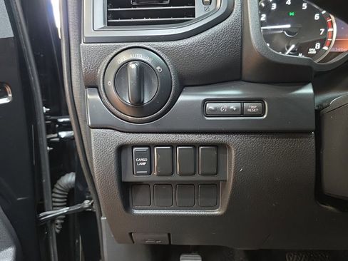 Used 2021 Nissan Titan S w/ S Utility Package image 17