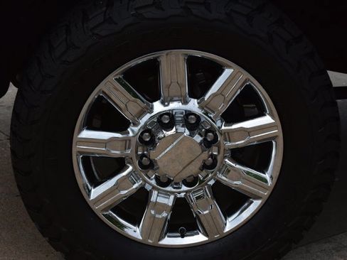 Used 2024 Chevrolet Silverado 2500 LT w/ Convenience Package AWD/4WD image 11