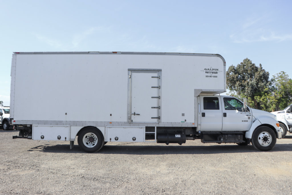 Used 2015 Ford F650 2WD Crew Cab Super Duty image 13
