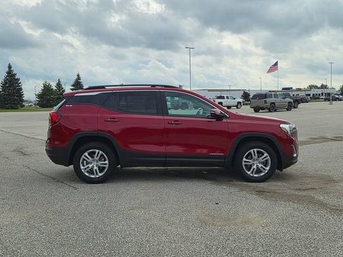 Used 2021 GMC Terrain SLE w/ Driver Convenience Package AWD/4WD image 4