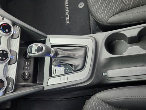 Used 2019 Hyundai Elantra SE w/ Cargo Package image 37